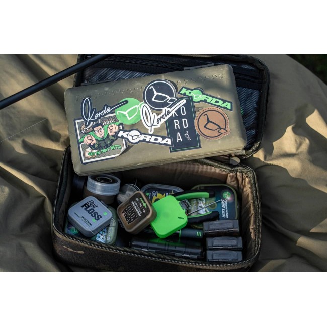 Чанта за аксесоари KORDA Compac 140 Tackle Pouch Dark Kamo | CARPMOJO.com