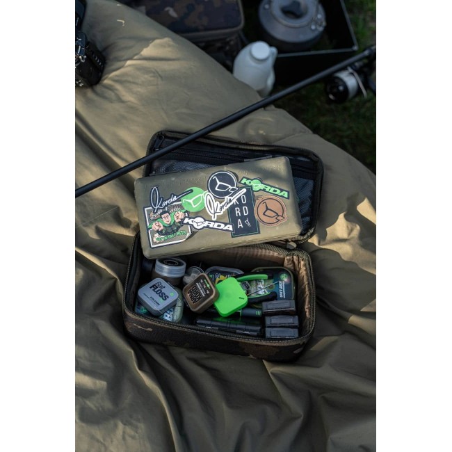 Чанта за аксесоари KORDA Compac 140 Tackle Pouch Dark Kamo | CARPMOJO.com