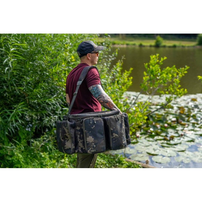 Шаранджийски сак KORDA Compac X-Large Carryall Dark Kamo 50l | CARPMOJO.com