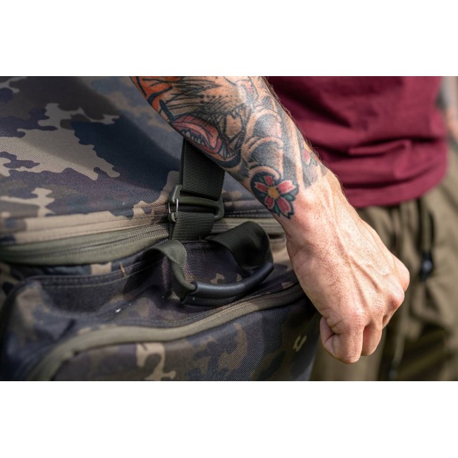 Шаранджийски сак KORDA Compac X-Large Carryall Dark Kamo 50l | CARPMOJO.com